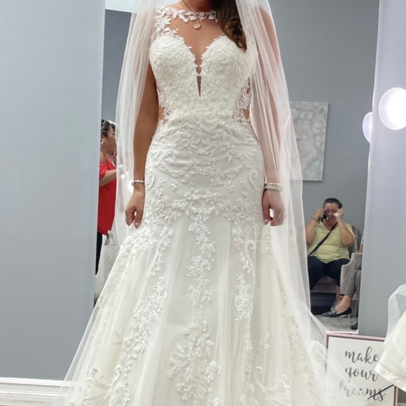 Lillian West Wedding Gown - Picture 3 of 4